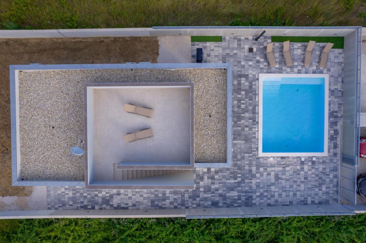 Holiday House Sara With Heated Pool Privlaka  Exterior foto