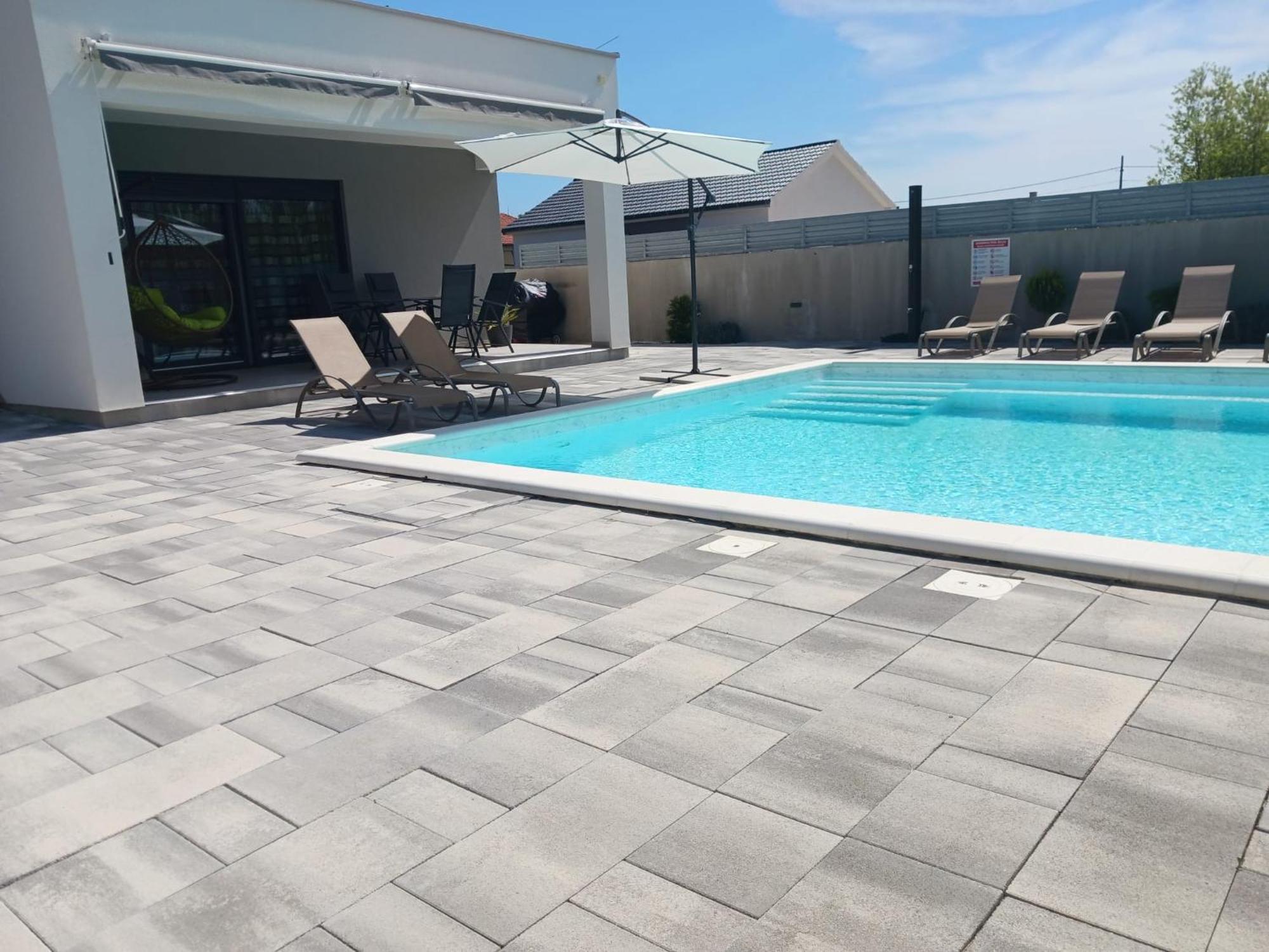 Holiday House Sara With Heated Pool Privlaka  Exterior foto