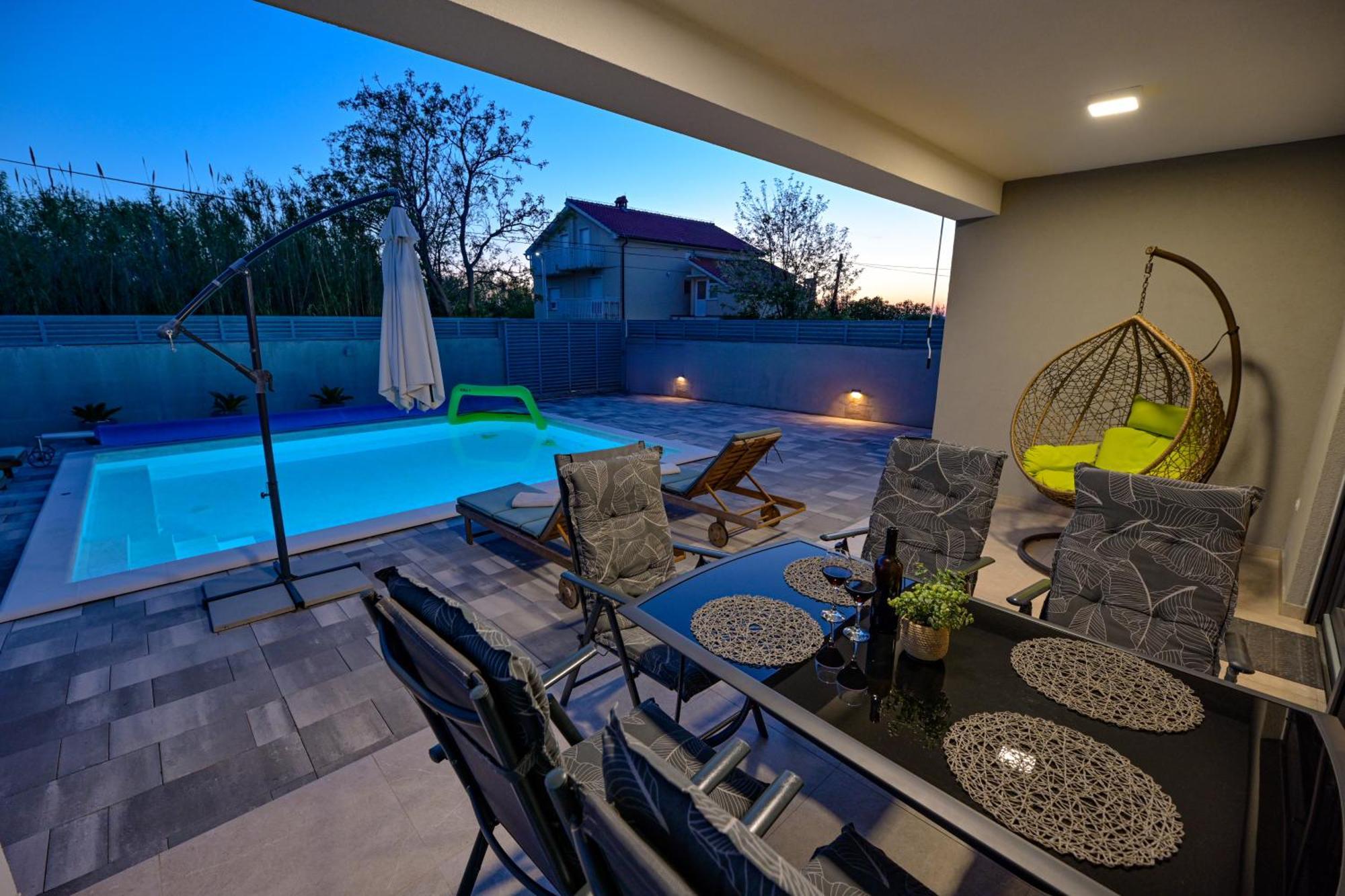 Holiday House Sara With Heated Pool Privlaka  Exterior foto