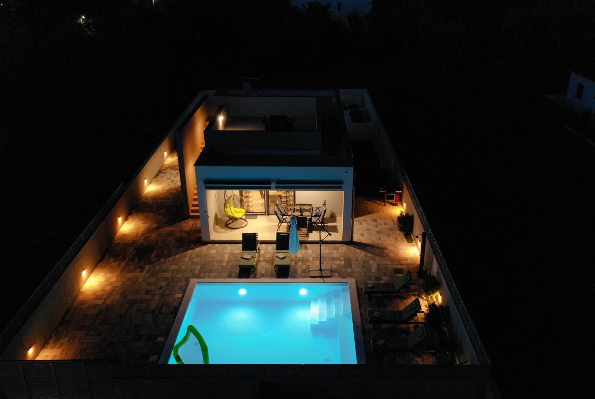 Holiday House Sara With Heated Pool Privlaka  Exterior foto
