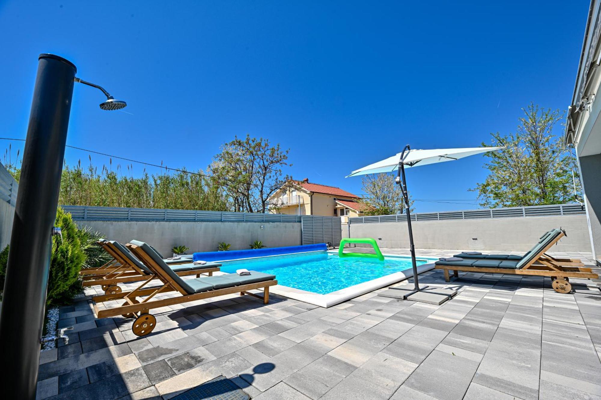 Holiday House Sara With Heated Pool Privlaka  Exterior foto