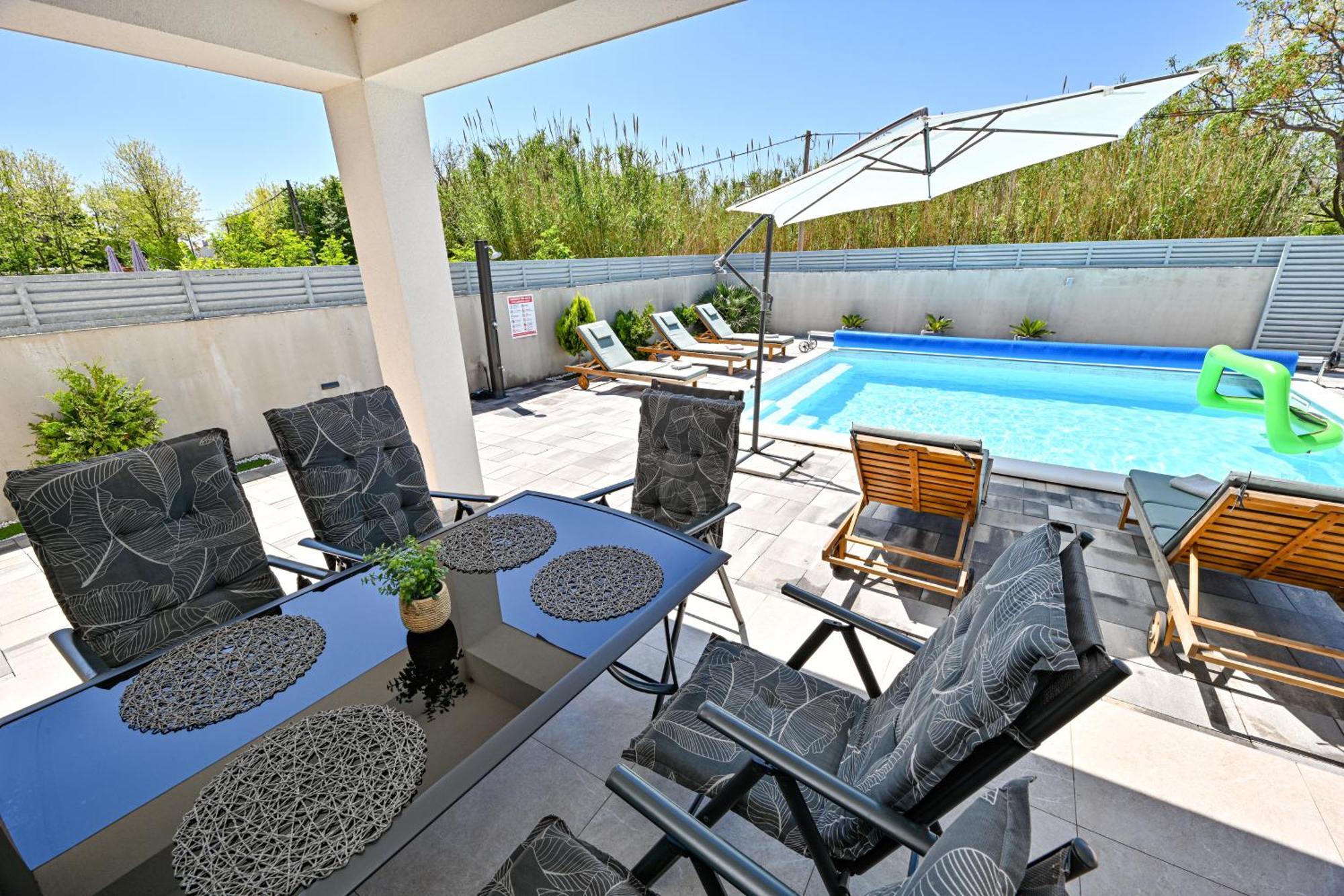 Holiday House Sara With Heated Pool Privlaka  Exterior foto
