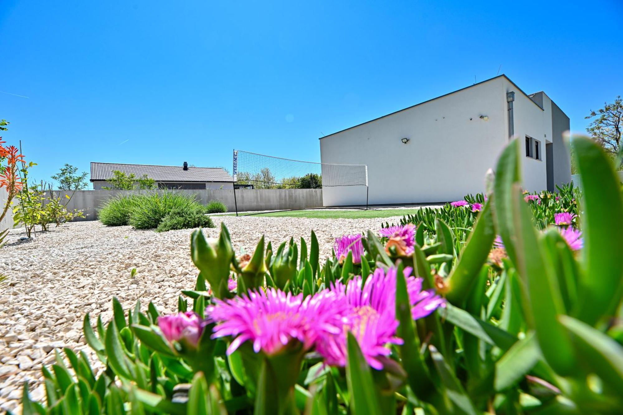 Holiday House Sara With Heated Pool Privlaka  Exterior foto