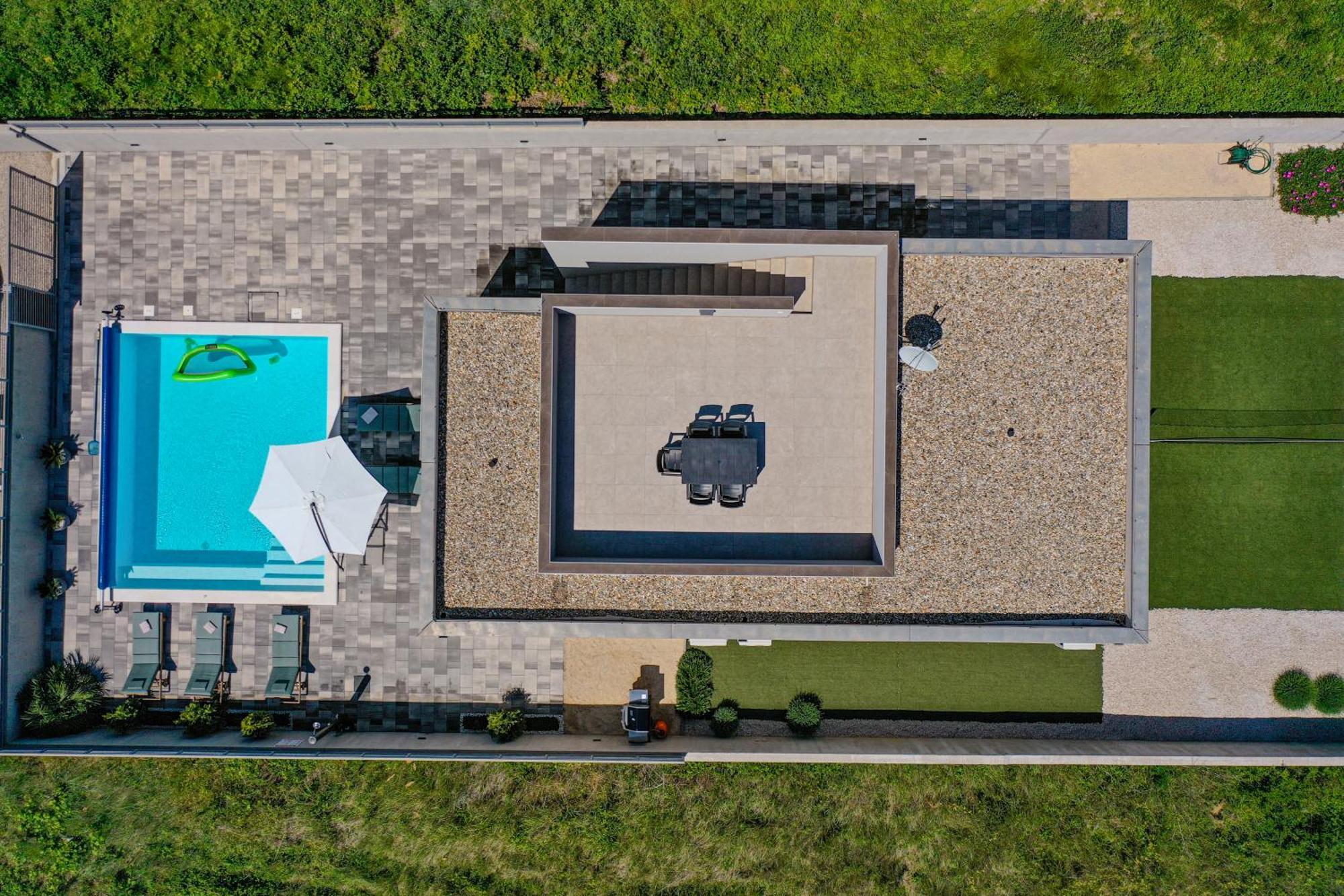Holiday House Sara With Heated Pool Privlaka  Exterior foto